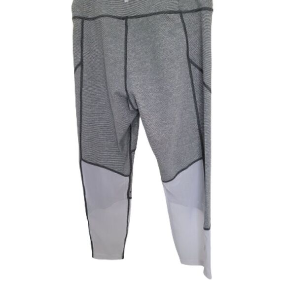 Nanette Lepore Pull-On Gray & White Capri Leggings - Picture 2 of 9